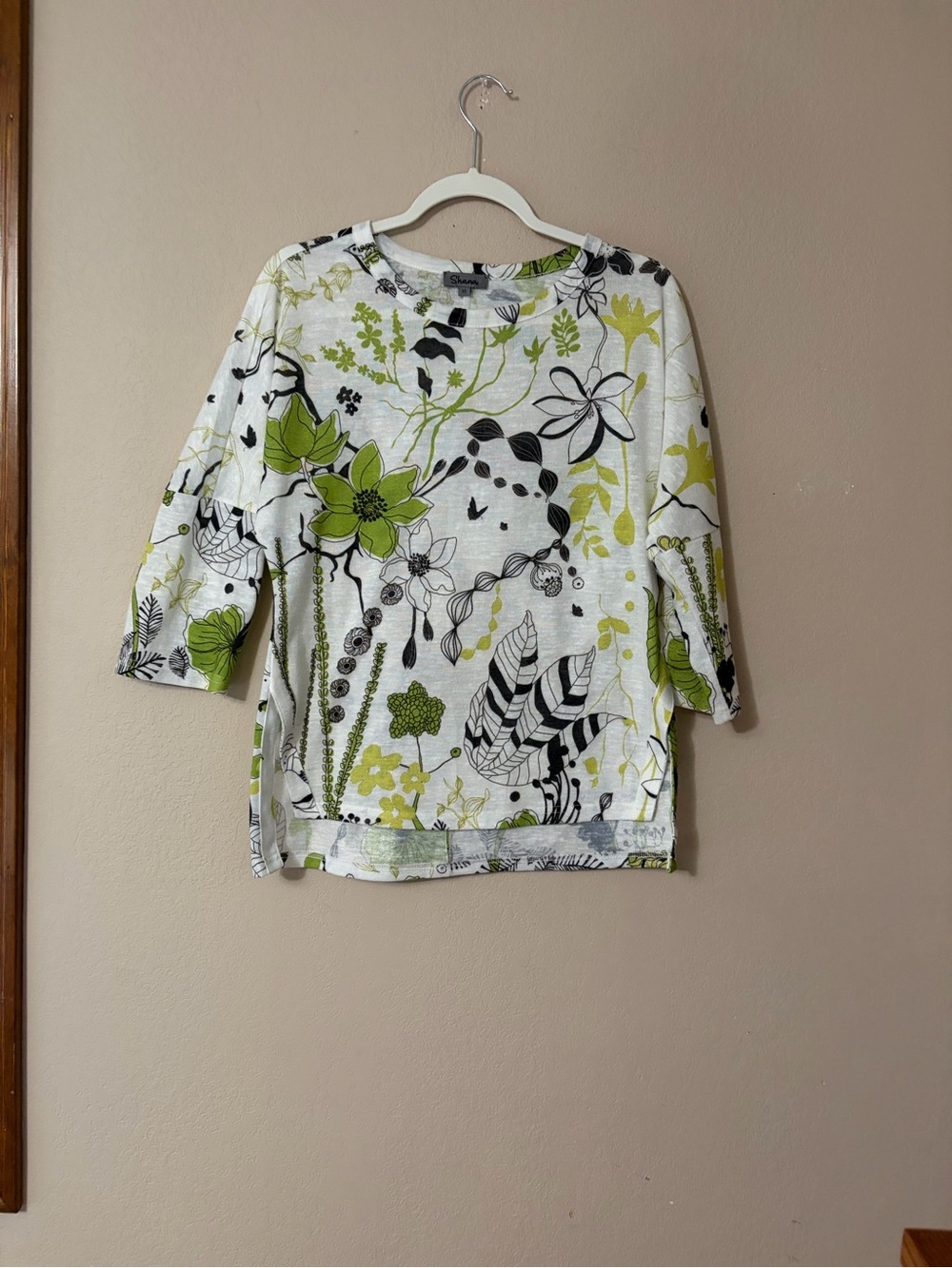Shana Apparel Botanical‎ Print Top 3/4 Sleeve Lagenlook Art to Wear Artsy Boho
